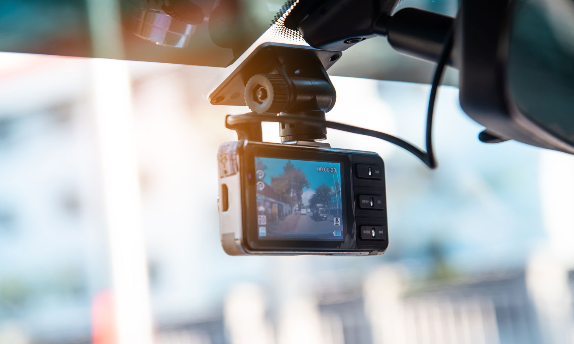Phụ kiện công nghệ tô tô: camera hành trình